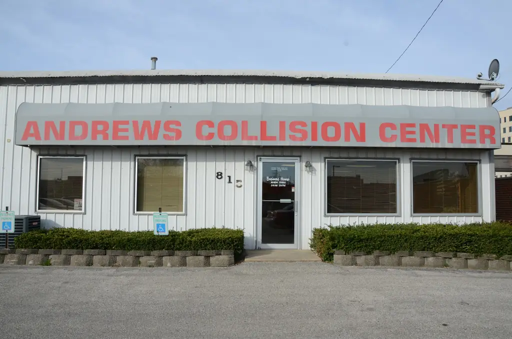 The Andrews Collision Center storefront at 815 3rd St SE in Cedar Rapids